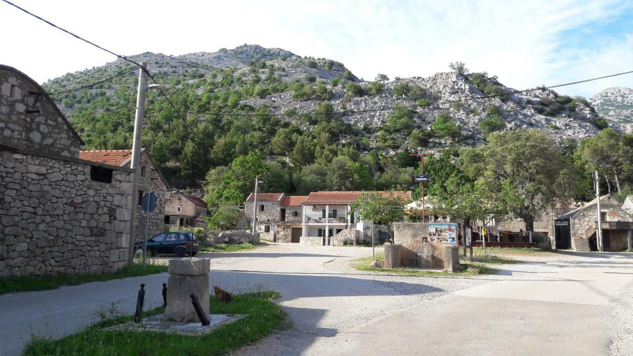 Holiday Home Paklenica 스타리그라드 파클레니차 외부 사진